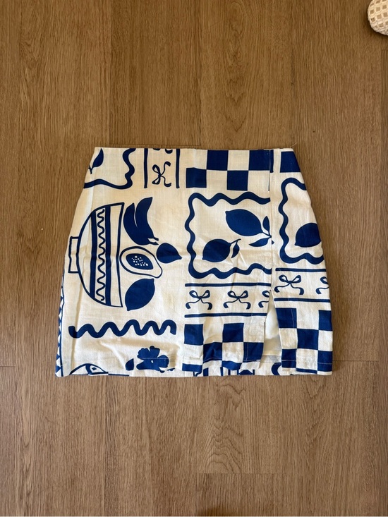 Dresses & Skirts - Blue & White Printed Mini Skirt